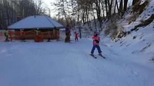 II TURNUS WYSTARTOWAŁ , Jazda na nartach, półkolonia zimowa, zimowisko 2022, Kokuszka-Ski.pl - narty, snowboard, wyciąg, stok narciarski, noclegi, imprezy, kuchnia, Piwniczna, Rytro, Krynica, Żegiestów, Stary Sącz, Nowy Sącz