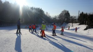 II TURNUS WYSTARTOWAŁ , Jazda na nartach, półkolonia zimowa, zimowisko 2022, Kokuszka-Ski.pl - narty, snowboard, wyciąg, stok narciarski, noclegi, imprezy, kuchnia, Piwniczna, Rytro, Krynica, Żegiestów, Stary Sącz, Nowy Sącz